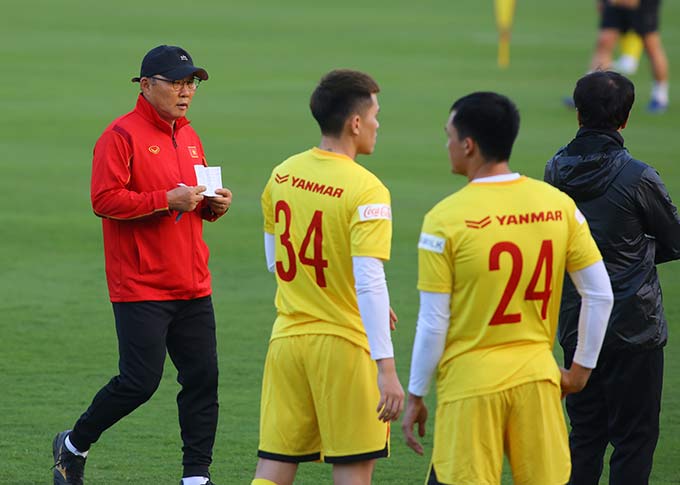HLV Park Hang Seo muốn tuyển thủ Việt Nam hiến kế và đưa ra quyết tâm cho năm 2021 bận rộn sắp tới 