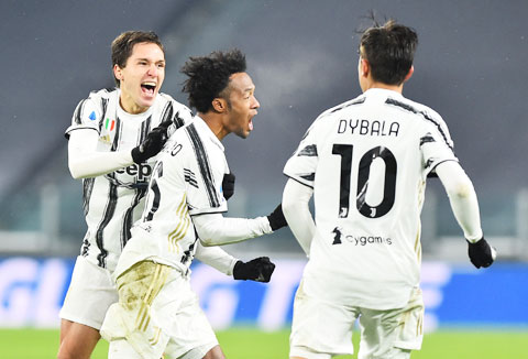 Hakimi(ảnh trên) và Cuadrado (giữa) ăn mừng cảm xúc sau khi in dấu giày vào bàn thắng tại Serie A cuối tuần qua