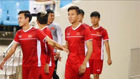 Giai đoạn đi tới vòng loại World Cup 2022, sự xuất sắc của Ngọc Hải, Văn Toàn và Hùng Dũng trong màu áo ĐT Việt Nam đã khiến nhiều người phải trầm trồ. Các cầu thủ này đã góp phần không nhỏ giúp ĐT Việt Nam có được các chiến thắng đầy ấn tượng. Hãy cùng xem những bức hình đầy cảm xúc này nhé.