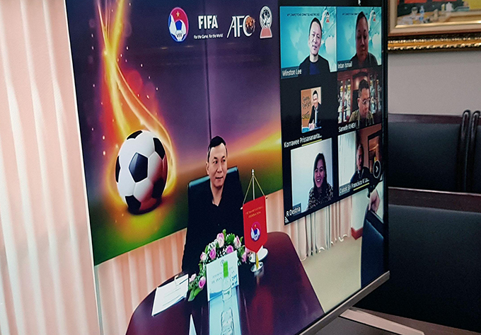 PCT Trần Quốc Tuấn tham dự cuộc họp trực tuyến của Ban thi đấu AFF