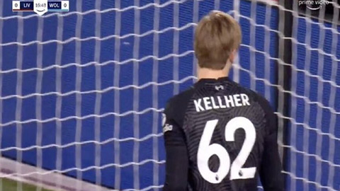 Liverpool viết sai tên thủ thành trẻ Caoimhin Kelleher ở trận đầu bắt chính