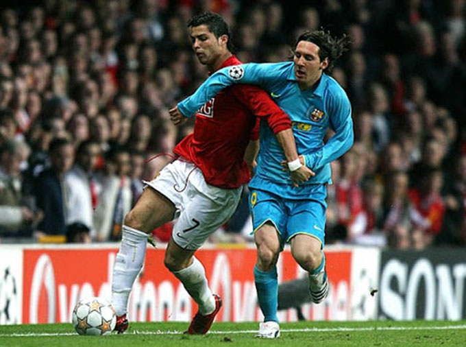Ronaldo và Messi lần đầu chạm trán nhau năm 2008