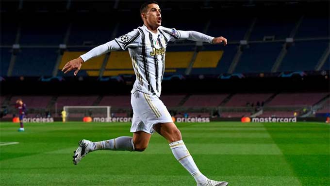 Ronaldo lập cú đúp giúp Juve đè bẹp Barca