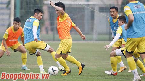 Quang Hải đi bóng vượt qua 4 đàn anh ở đội tuyển Việt Nam 