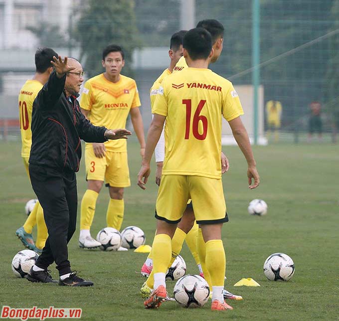 HLV Park Hang Seo cũng chú trọng kỹ năng dứt điểm của các cầu thủ Việt Nam trong đợt tập trung này 