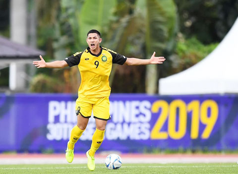 Faiq chiến đấu cho bóng đá Brunei tại SEA Games 2019