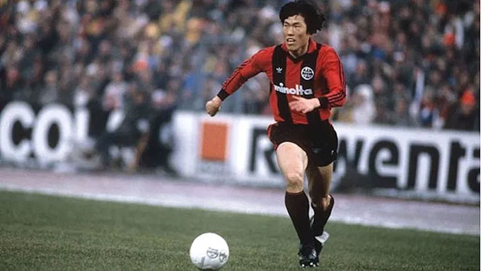 Cha Bum Kun là cầu thủ châu Á hy hữu thành công tại châu Âu