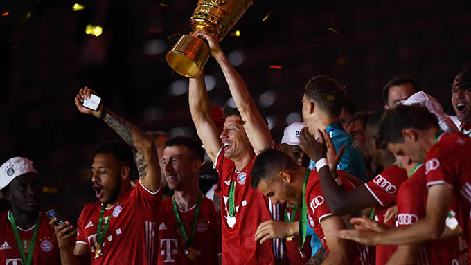 Lewandowski hạnh phúc với chức vô địch cúp Quốc gia Đức