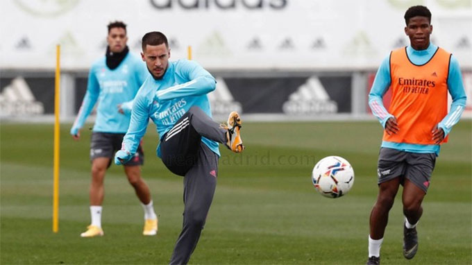 Eden Hazard đã trở lại tập luyện