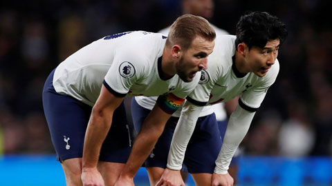 Tottenham thua Leicester vì những sai lầm hàng thủ: Chơi dao, đứt tay