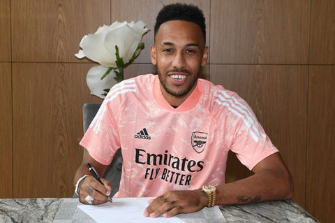 Aubameyang kí hợp đồng mới với Arsenal vào tháng 9/2020