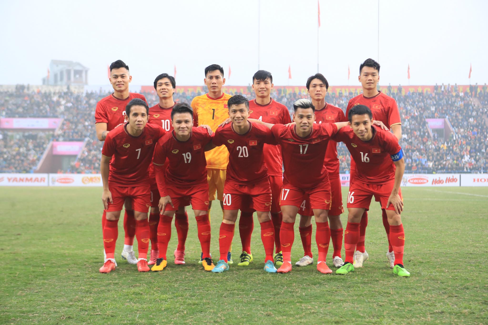 Đội hình ra sân của ĐT Việt Nam - Ảnh: Phan Tùng 