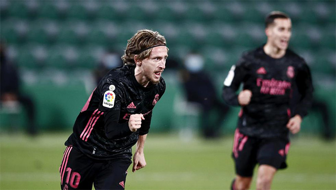 Modric mở tỉ số trong trận Elche vs Real