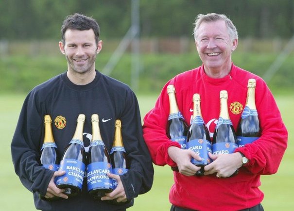 Sir Alex cũng giỏi nhào nặn những cầu thủ bình thường thành ngôi sao như với Ryan Giggs