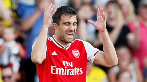 Oezil, Sokratis & Mustafi có thể rời Arsenal trong tháng 1