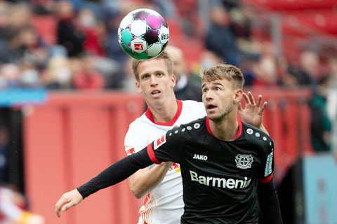 Đang ngự trên ngôi nhì bảng nhưng Leverkusen (trước) sẽ khó thắng chủ nhà Frankfurt có lối chơi khó chịu