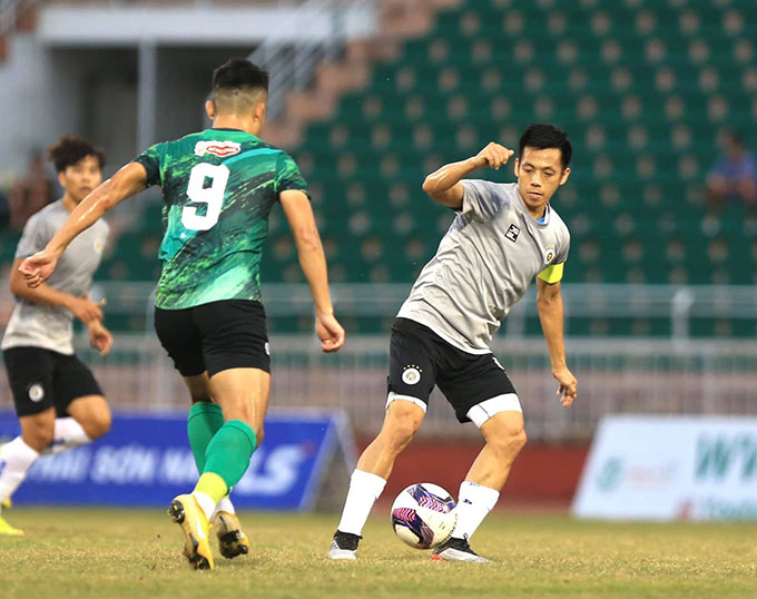 Hà Nội FC bước vào trận đấu cuối cùng của giải giao hữu gặp TP.HCM. Trước đó, Hà Nội đã để thua 1-3 trước Sài Gòn FC và hoà 3-3 may mắn khi gặp Bình Định 