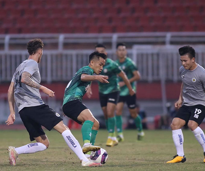 Sang hiệp 2, Hà Nội FC để TP.HCM chọc thủng lưới chỉ trong vòng 10 phút cuối trận, tính cả bù giờ