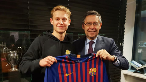 Frenkie de Jong ký hợp đồng với CLB Barca
