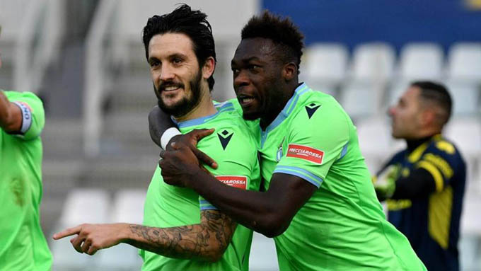 Alberto và Caicedo đã cùng giúp Lazio đánh bại Parma