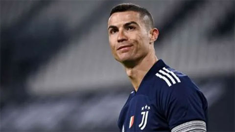 Ronaldo cân bằng kỷ lục cầu thủ ghi bàn nhiều nhất lịch sử bóng đá của Josef Bican