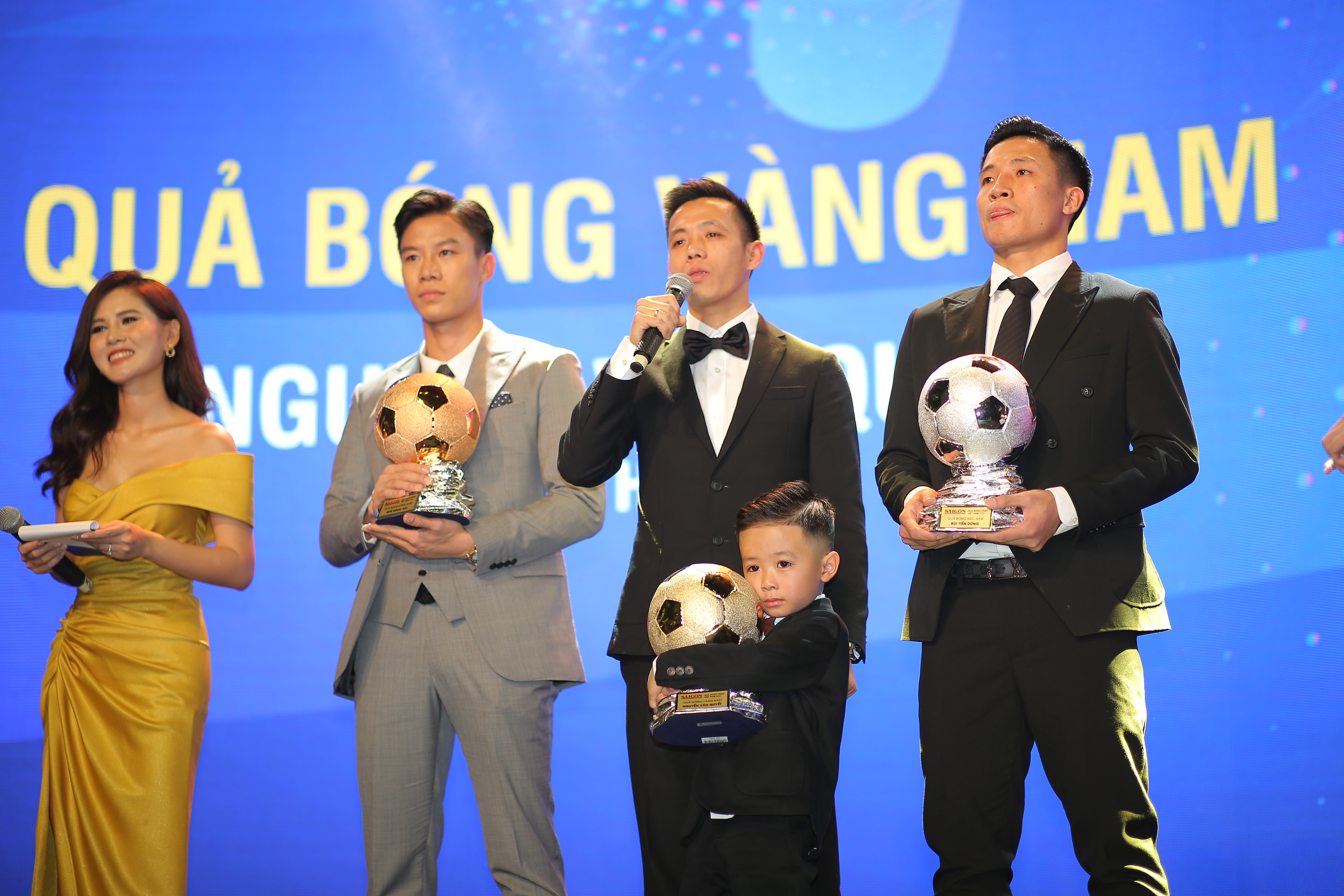 Quế Ngọc Hải lần đầu tiên được vinh danh giải thưởng cá nhân với danh hiệu Quả bóng đồng Việt Nam 2020 