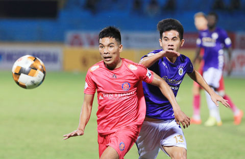 Chuẩn bị cho mùa giải 2021, Sài Gòn FC (trái) “thay máu” gần như cả đội hình - Ảnh: ĐỨC CƯỜNG