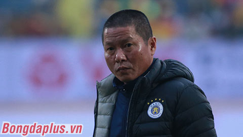 Hà Nội FC đổ lỗi Nam Định cố tình làm sân xấu dẫn đến thua đậm