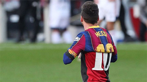 Messi lĩnh án phạt vụ cởi áo tri ân Maradona
