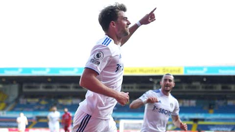 Bamford sẽ ghi bàn giúp Leeds có trọn 3 điểm trước đối thủ vừa miếng Brighton