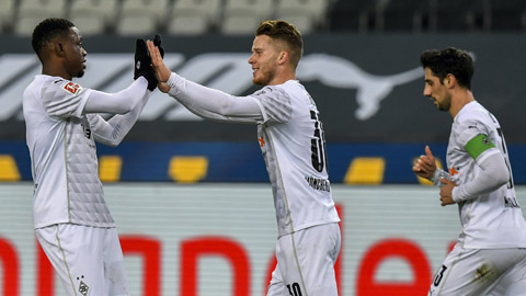 M'Gladbach: Người hùng Elvedi