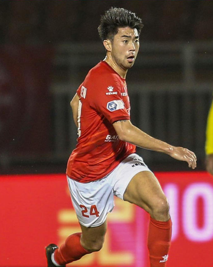 Lee Nguyễn rời sân ở phút 73. Nhìn chung, màn tái xuất V.League sau 10 năm của Lee Nguyễn được đánh giá ở mức độ khá. Anh vẫn cần thêm thời gian để hoà nhập trở lại với cách chơi tại Việt Nam. 