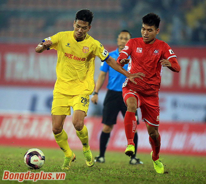 Nam Định sau chiến thắng 3-0 trước Hà Nội đã phải trở lại mặt đất 