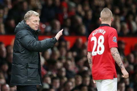 Moyes rất dị ứng với chuyện Buttner ăn uống vô tội vạ