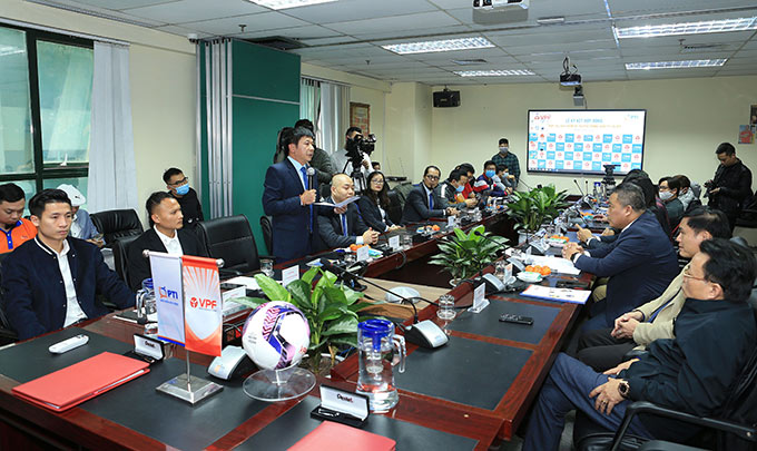 Ông Bùi Xuân Thu – Tổng giám đốc PTI nhấn mạnh sẽ tiếp tục có những đóng góp cho sự phát triển của bóng đá Việt Nam
