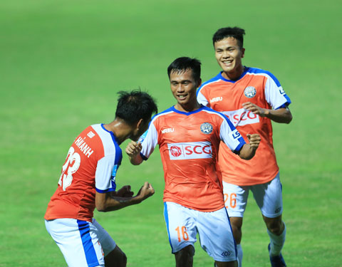 Cầu thủ Bà Rịa Vũng Tàu ăn mừng bàn thắng - Ảnh: Minh Tuấn