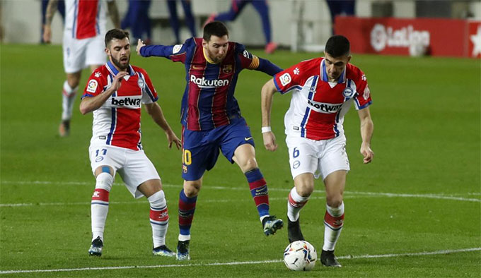 Messi đã áp sát Suarez trong cuộc đua giành Pichichi