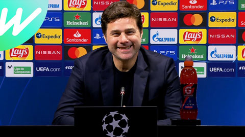 Pochettino tươi cười trong buổi họp báo sau trận thắng Barca