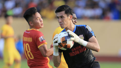 Chuyện lão tướng tại V.League: Phá vỡ giới hạn