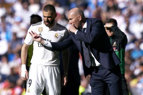  Zidane sẽ không có sự phục vụ của trò cưng  Benzema, chân sút chủ lực của Real