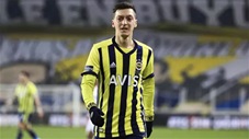 Ngỡ ngàng trước pha hỏng ăn đáng trách của Mesut Ozil tại giải Thổ Nhĩ Kỳ