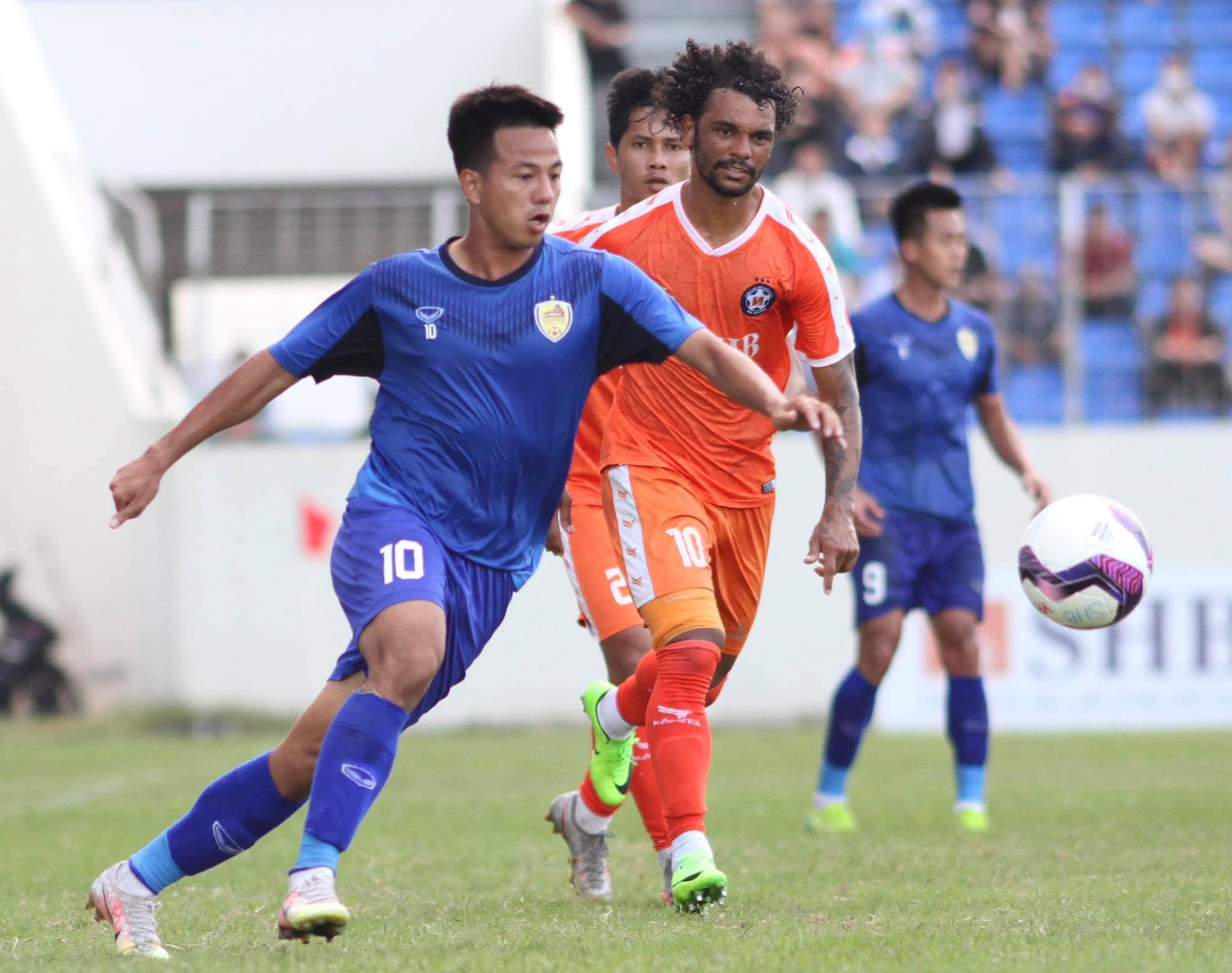SHB.ĐN với 3 ngoại binh trong đội hình đã nhận thất bại 0-2 trước Quảng Nam FC - Ảnh: Văn Tuân 