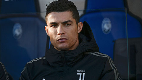 Tại sao Ronaldo ngồi dự bị ở trận Juventus vs Lazio?