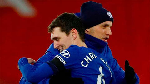 Chelsea tính gia hạn hợp đồng với Christensen