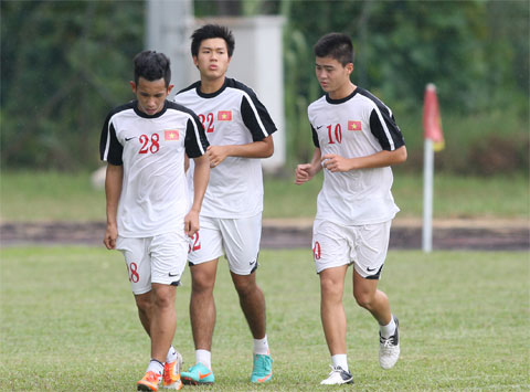 Công Sơn (giữa) từng được xem là chân sút tiềm năng của bóng đá Việt Nam   Ảnh: MINH TUẤN