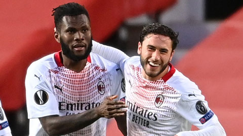 Milan hãy gia hạn với Kessie