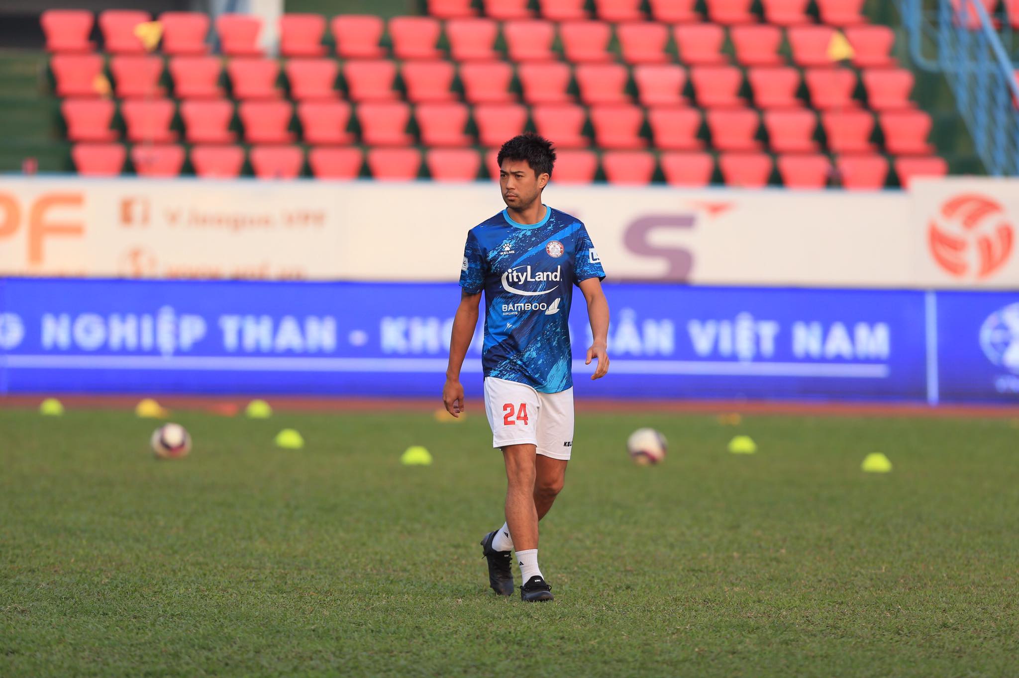 Lee Nguyễn góp mặt trong đội hình chính của TP.HCM - Ảnh: Đức Cường 