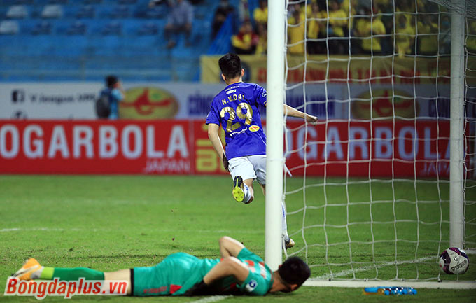 Ông Park không thể không chú ý đến Ngân Văn Đại, cầu thủ ghi bàn mở tỷ số ngay từ phút thứ 3, giúp Hà Nội FC vượt lên dẫn trước từ sớm 