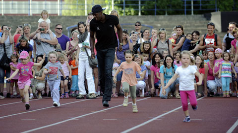 Usain Bolt & 4 năm sau khi giải nghệ: Qua rồi thời chạy rất nhanh, bây giờ Bolt sống chậm