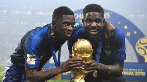 Ousmane Dembele (trái)  đã từng cùng ĐT Pháp đoạt  chức vô địch World Cup 2018 trên đất Nga